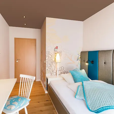 Zum Taufstein 3*