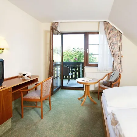 Zum Taufstein Hotel 3*